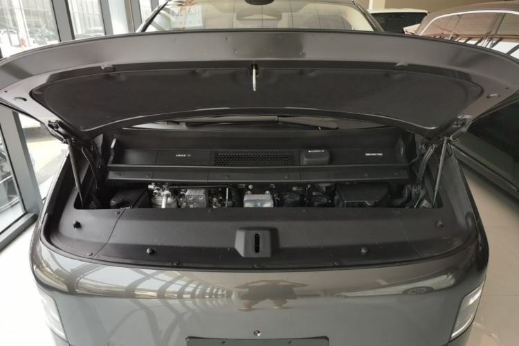 Used Li Auto MEGA 2025 Ultra Smart Refreshed Edition Engine Bay