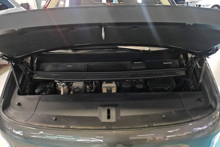 Used Li Auto MEGA 2025 Home Family Special Edition Engine Bay