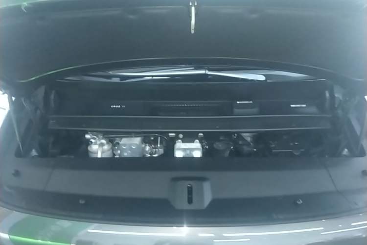 Used Li Auto MEGA 2025 Home Family Special Edition Engine Bay
