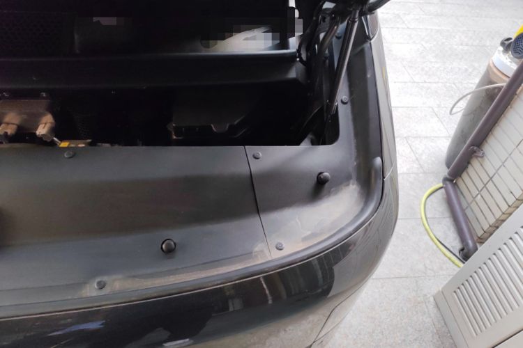 Used Li Auto MEGA 2025 Home Family Special Edition Engine Bay Left