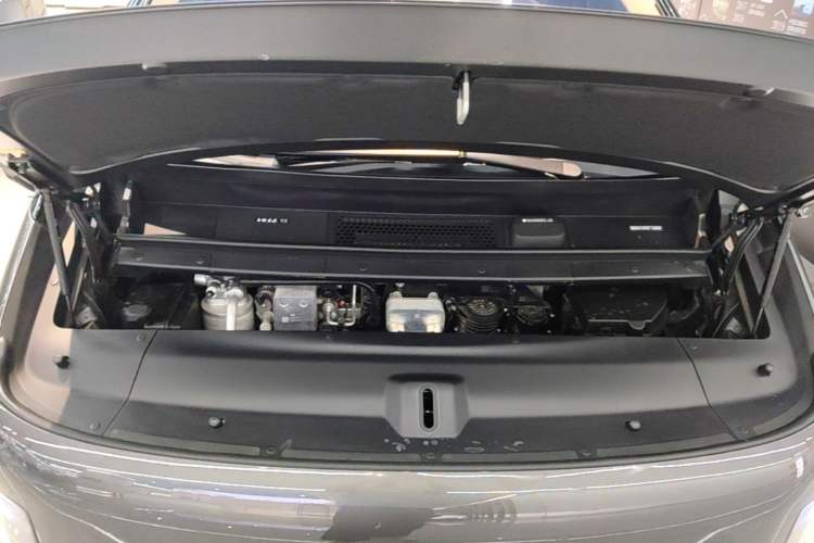 Used Li Auto MEGA 2025 Home Family Special Edition Engine Bay