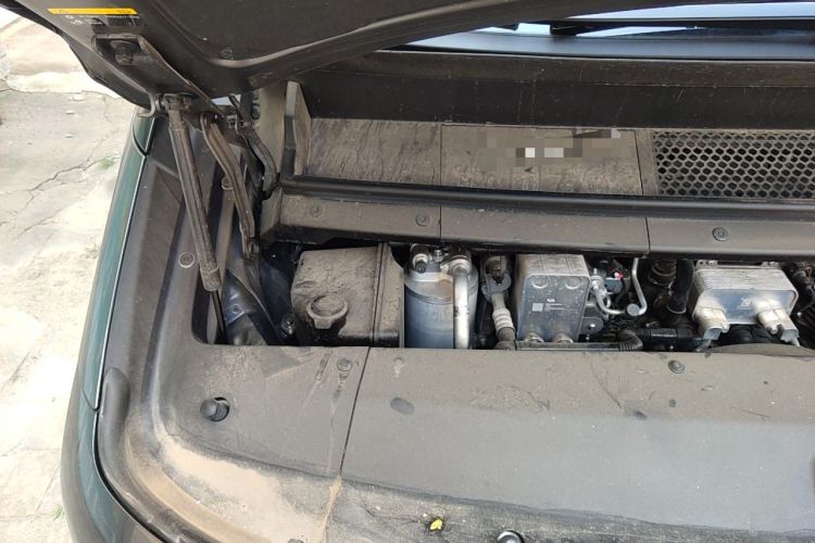 Used Li Auto MEGA 2025 Home Family Special Edition Engine Bay Right
