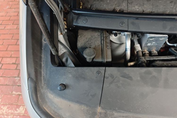 Used Li Auto MEGA 2025 Home Family Special Edition Engine Bay Right