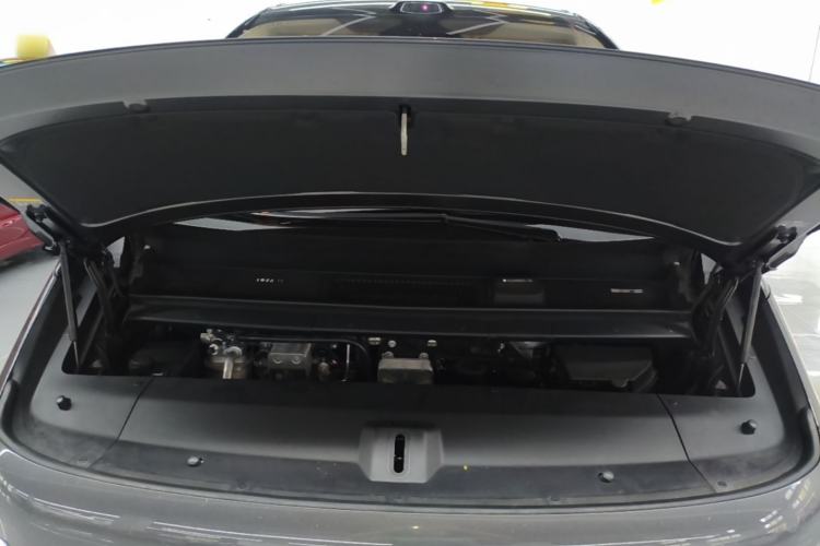 Used Li Auto MEGA 2025 Home Family Special Edition Engine Bay