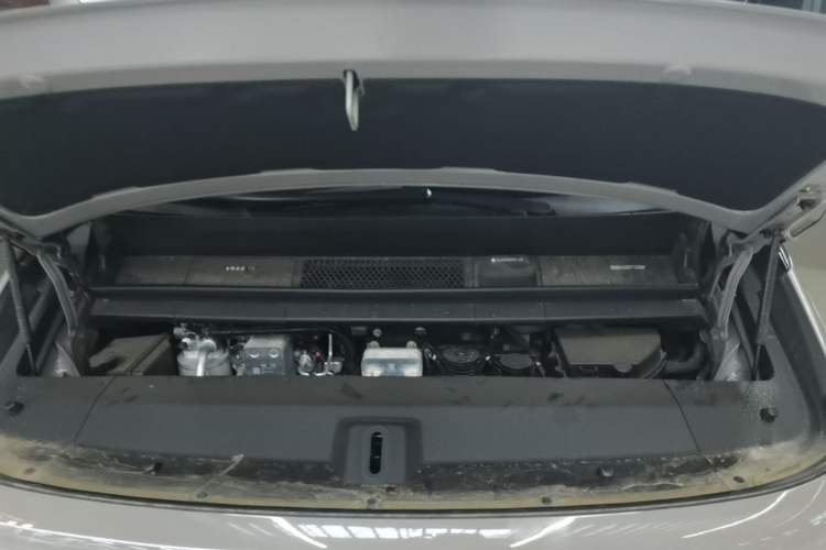 Used Li Auto MEGA 2025 Home Family Special Edition Engine Bay