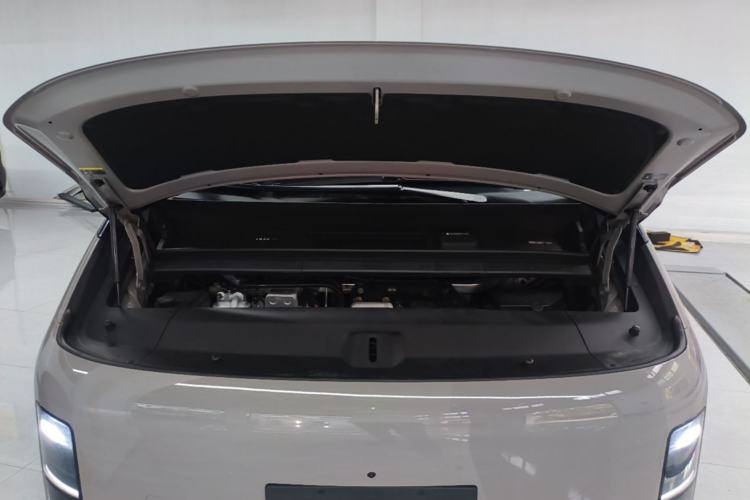 Used Li Auto MEGA 2025 Home Family Special Edition Engine Bay