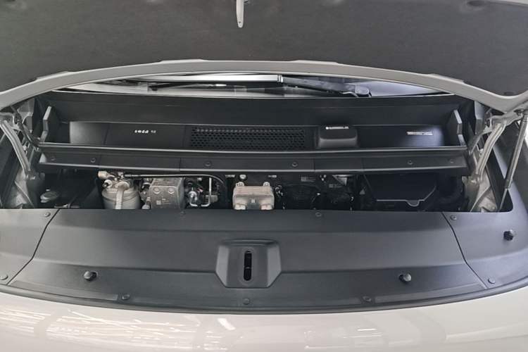Used Li Auto MEGA 2025 Home Family Special Edition Engine Bay