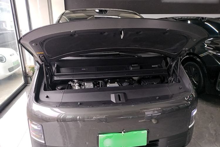 Used Li Auto MEGA 2025 Ultra Smart Refreshed Edition Engine Bay