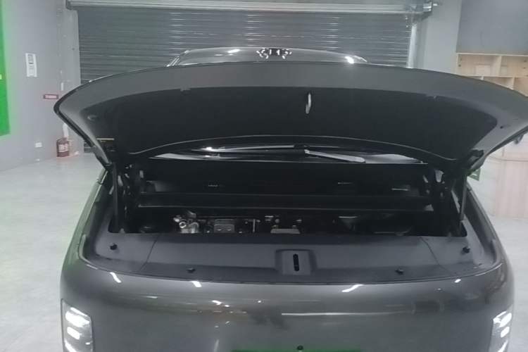 Used Li Auto MEGA 2025 Home Family Special Edition Engine Bay