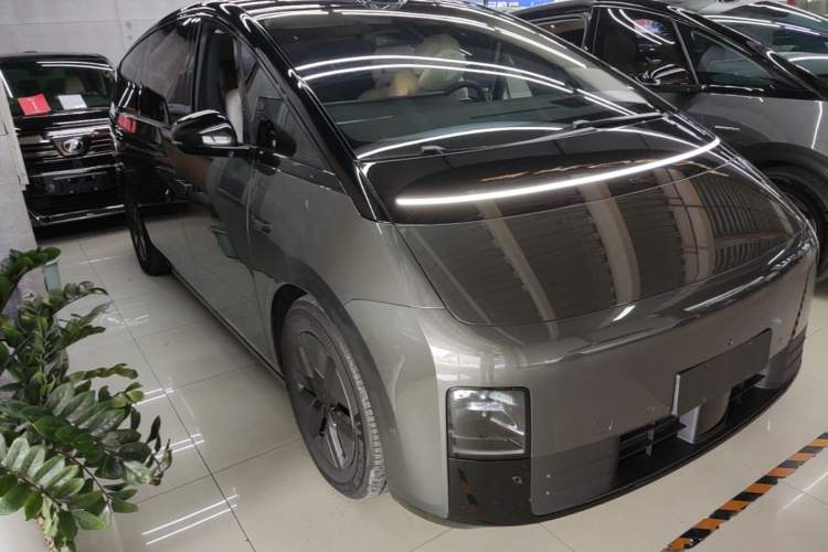 Used Li Auto MEGA 2025 Home Family Special Edition Exterior 1