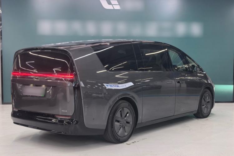 Used Li Auto MEGA 2025 Home Family Special Edition Exterior 2