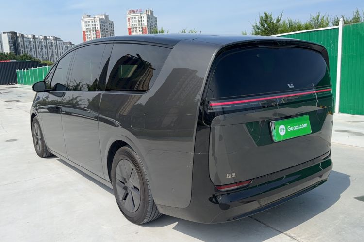 Used Li Auto MEGA 2025 Home Family Special Edition Exterior 2
