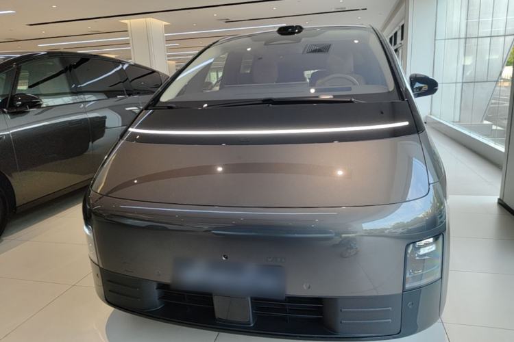 Used Li Auto MEGA 2025 Ultra Smart Refreshed Edition Front