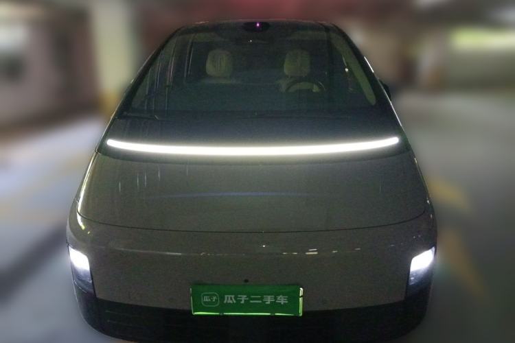 Used Li Auto MEGA 2025 Home Family Special Edition Front