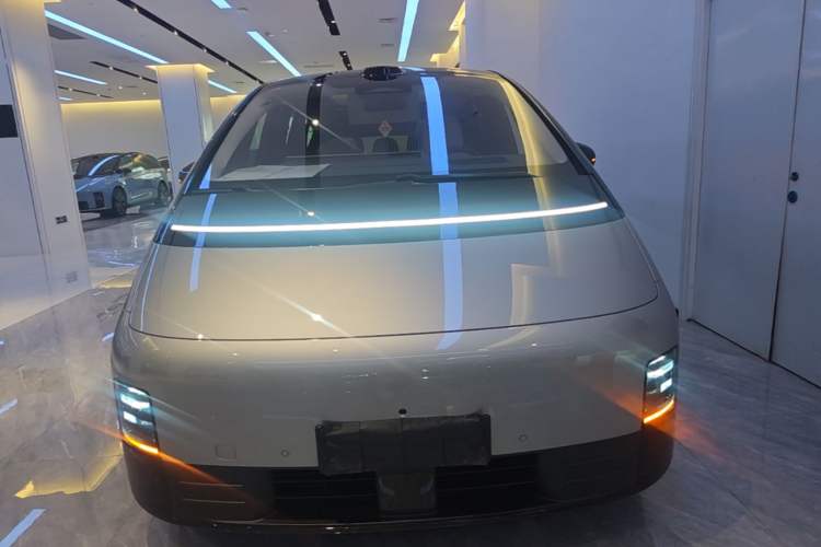 Used Li Auto MEGA 2025 Ultra Smart Refreshed Edition Front