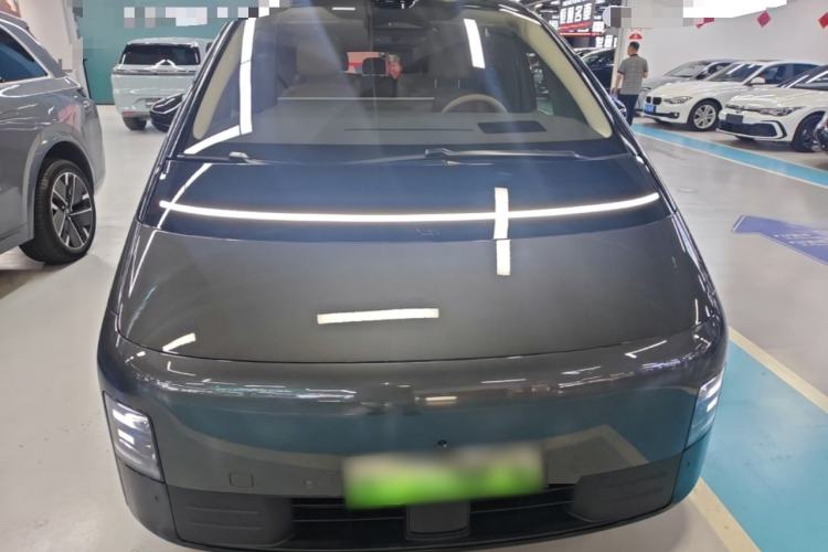 Used Li Auto MEGA 2025 Home Family Special Edition Front