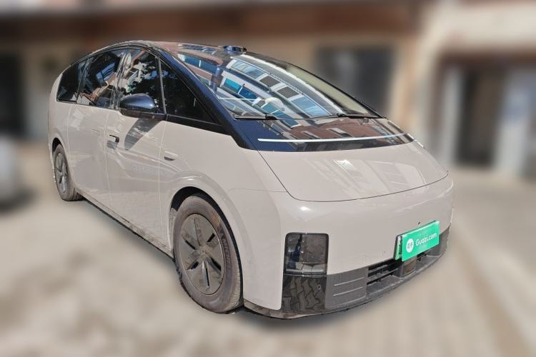 Used Li Auto MEGA 2025 Home Family Special Edition Front Right 45 Deg