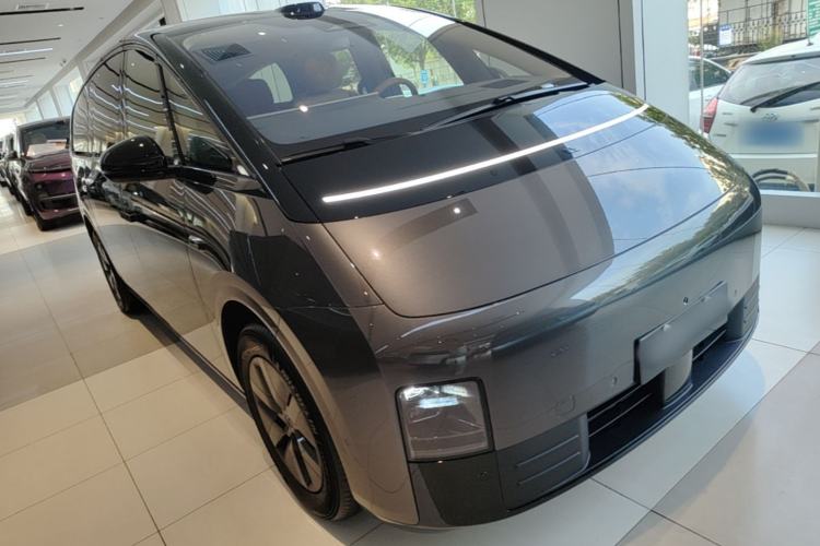 Used Li Auto MEGA 2025 Ultra Smart Refreshed Edition Front Right 45 Deg