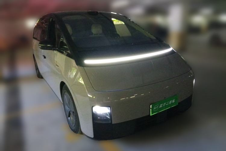 Used Li Auto MEGA 2025 Home Family Special Edition Front Right 45 Deg