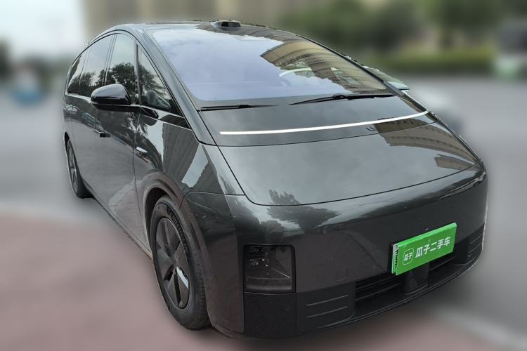 Used Li Auto MEGA 2025 Ultra Smart Refreshed Edition Front Right 45 Deg
