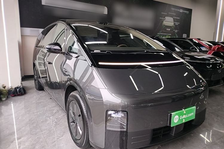 Used Li Auto MEGA 2025 Ultra Smart Refreshed Edition Front Right 45 Deg