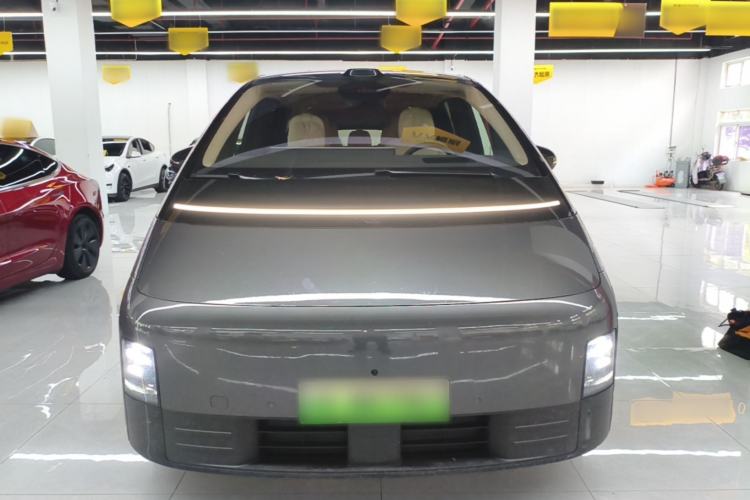 Used Li Auto MEGA 2025 Home Family Special Edition Front