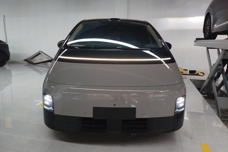 Used Li Auto MEGA 2025 Home Family Special Edition Front
