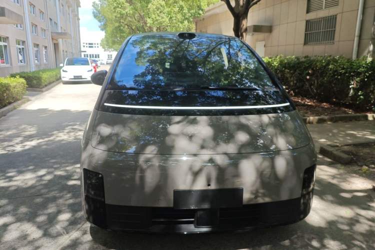 Used Li Auto MEGA 2025 Ultra Smart Refreshed Edition Front