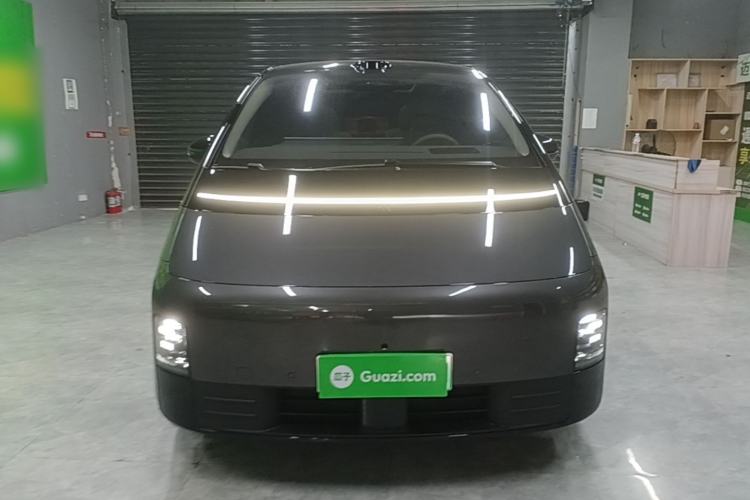 Used Li Auto MEGA 2025 Home Family Special Edition Front