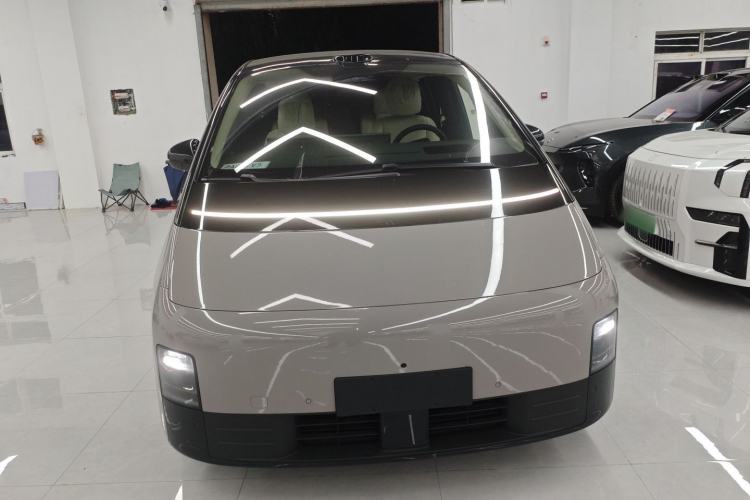 Used Li Auto MEGA 2025 Home Family Special Edition Front