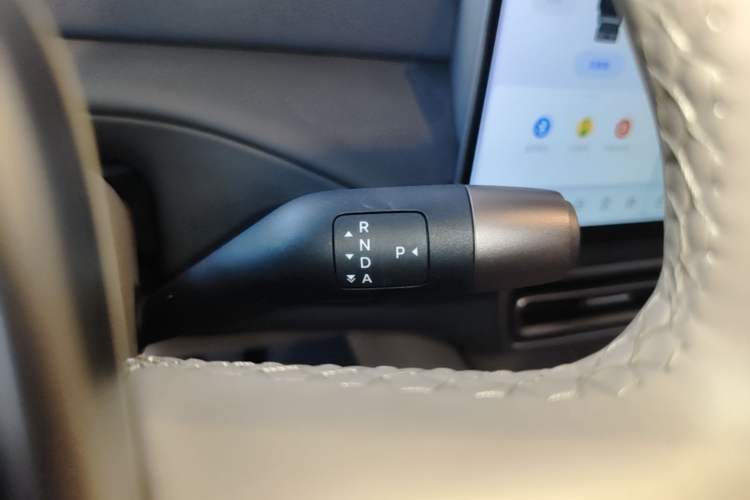 Used Li Auto MEGA 2025 Ultra Smart Refreshed Edition Gear Lever