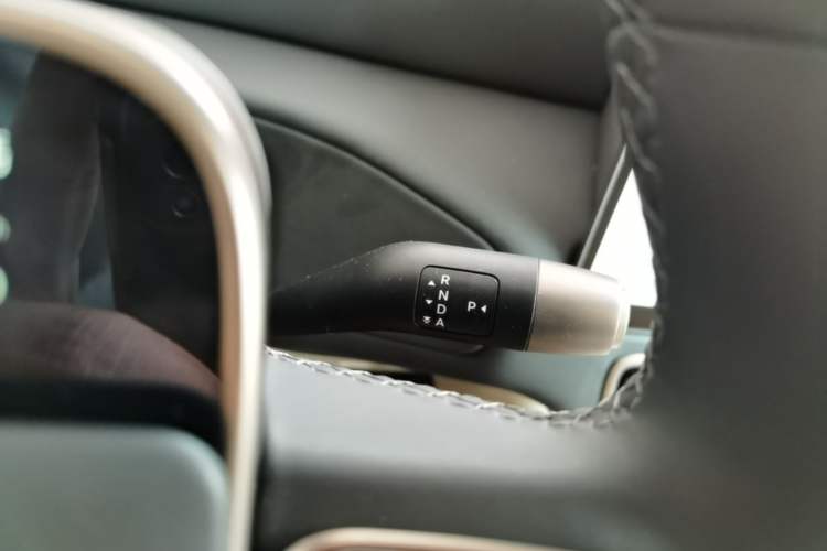 Used Li Auto MEGA 2025 Ultra Smart Refreshed Edition Gear Lever