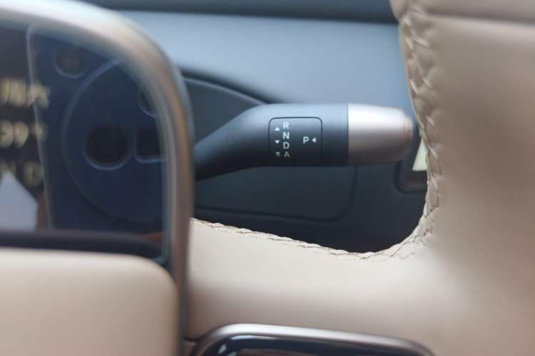 Used Li Auto MEGA 2025 Home Family Special Edition Gear Lever