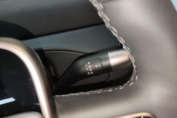 Used Li Auto MEGA 2025 Home Family Special Edition Gear Lever