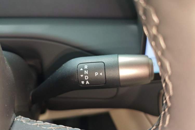 Used Li Auto MEGA 2025 Ultra Smart Refreshed Edition Gear Lever