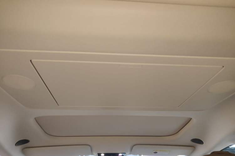 Used Li Auto MEGA 2025 Home Family Special Edition Headliner