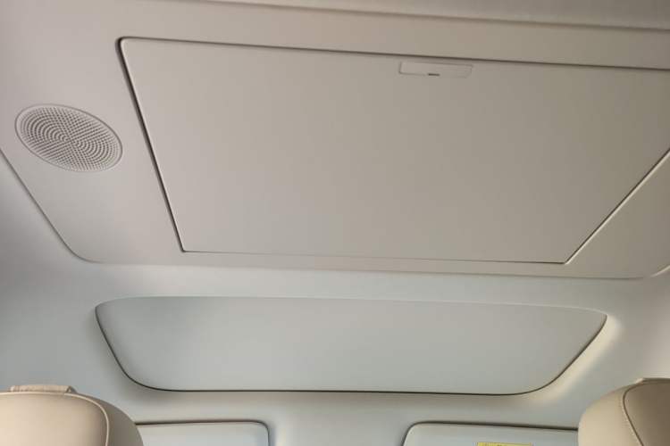 Used Li Auto MEGA 2025 Home Family Special Edition Headliner