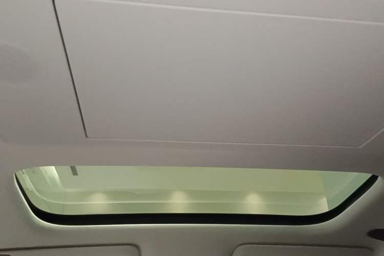 Used Li Auto MEGA 2025 Home Family Special Edition Headliner