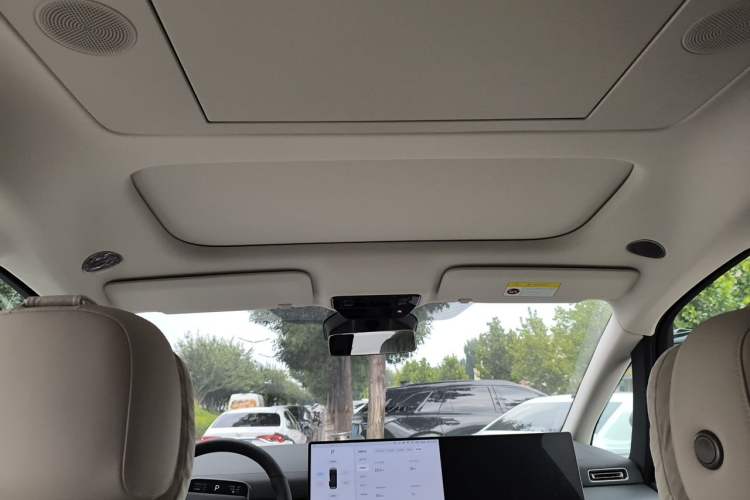 Used Li Auto MEGA 2025 Ultra Smart Refreshed Edition Headliner