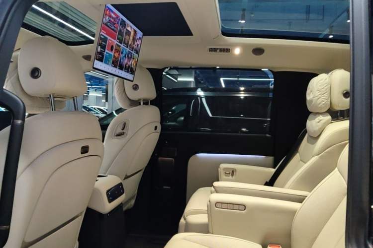 Used Li Auto MEGA 2025 Home Family Special Edition Headliner