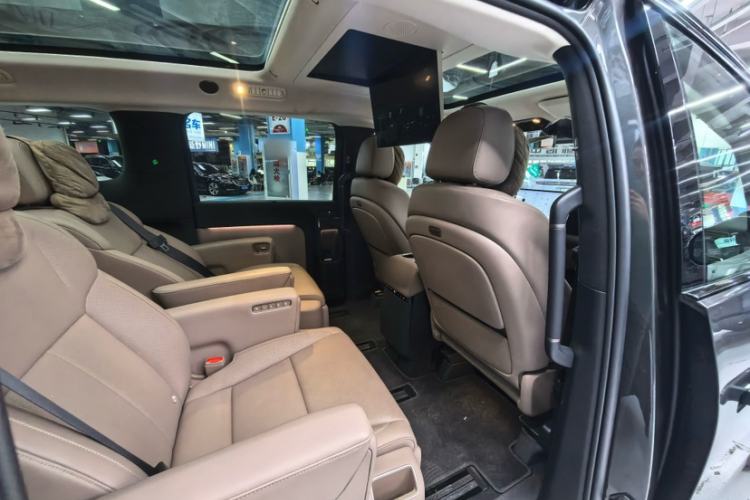 Used Li Auto MEGA 2025 Home Family Special Edition Interior 1