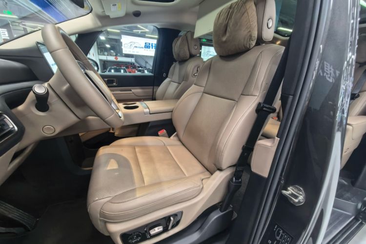Used Li Auto MEGA 2025 Home Family Special Edition Interior 7