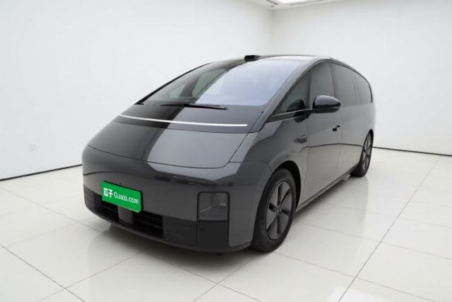 Li Auto MEGA 2025 Ultra Smart Refreshed Edition usado
