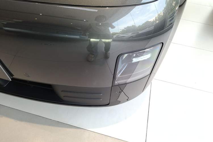 Used Li Auto MEGA 2025 Ultra Smart Refreshed Edition Left Front Headlight