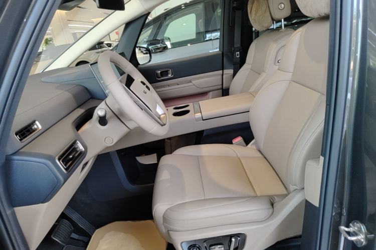 Used Li Auto MEGA 2025 Ultra Smart Refreshed Edition Left Front Seat