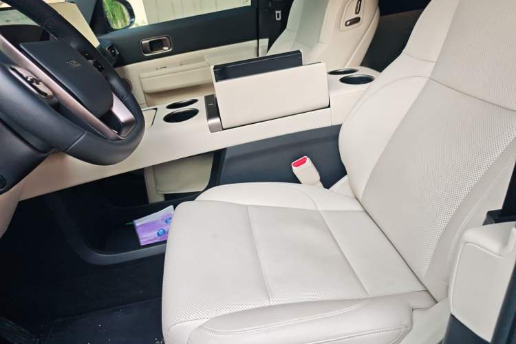 Used Li Auto MEGA 2025 Home Family Special Edition Left Front Seat