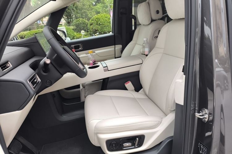 Used Li Auto MEGA 2025 Ultra Smart Refreshed Edition Left Front Seat