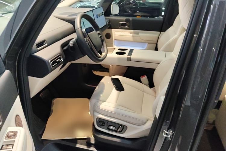 Used Li Auto MEGA 2025 Home Family Special Edition Left Front Seat