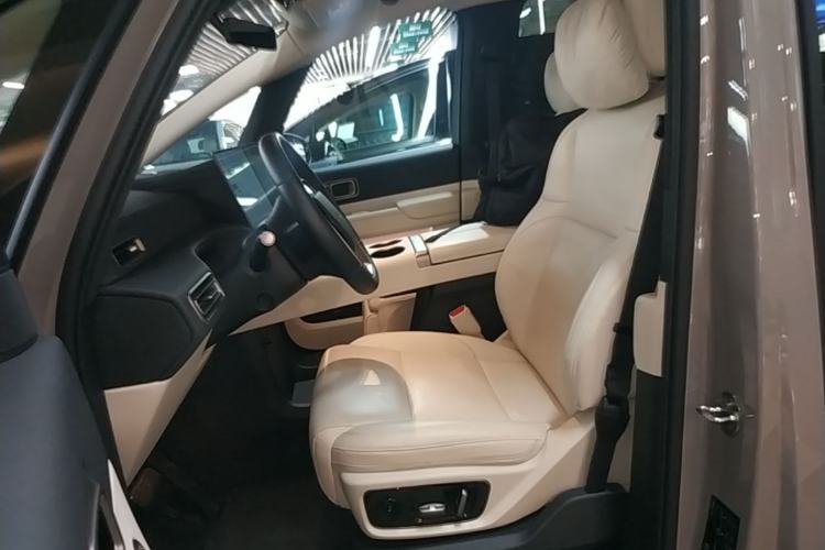 Used Li Auto MEGA 2025 Ultra Smart Refreshed Edition Left Front Seat