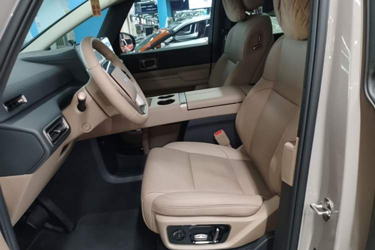 Used Li Auto MEGA 2025 Home Family Special Edition Left Front Seat